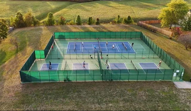 Thi công xây mới sân tennis-pickleball đất nện metal 4,2m